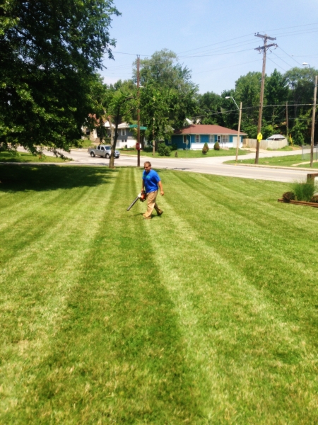 Commercial Lawn Mowing in Raytown - ALPM Clients Image-2